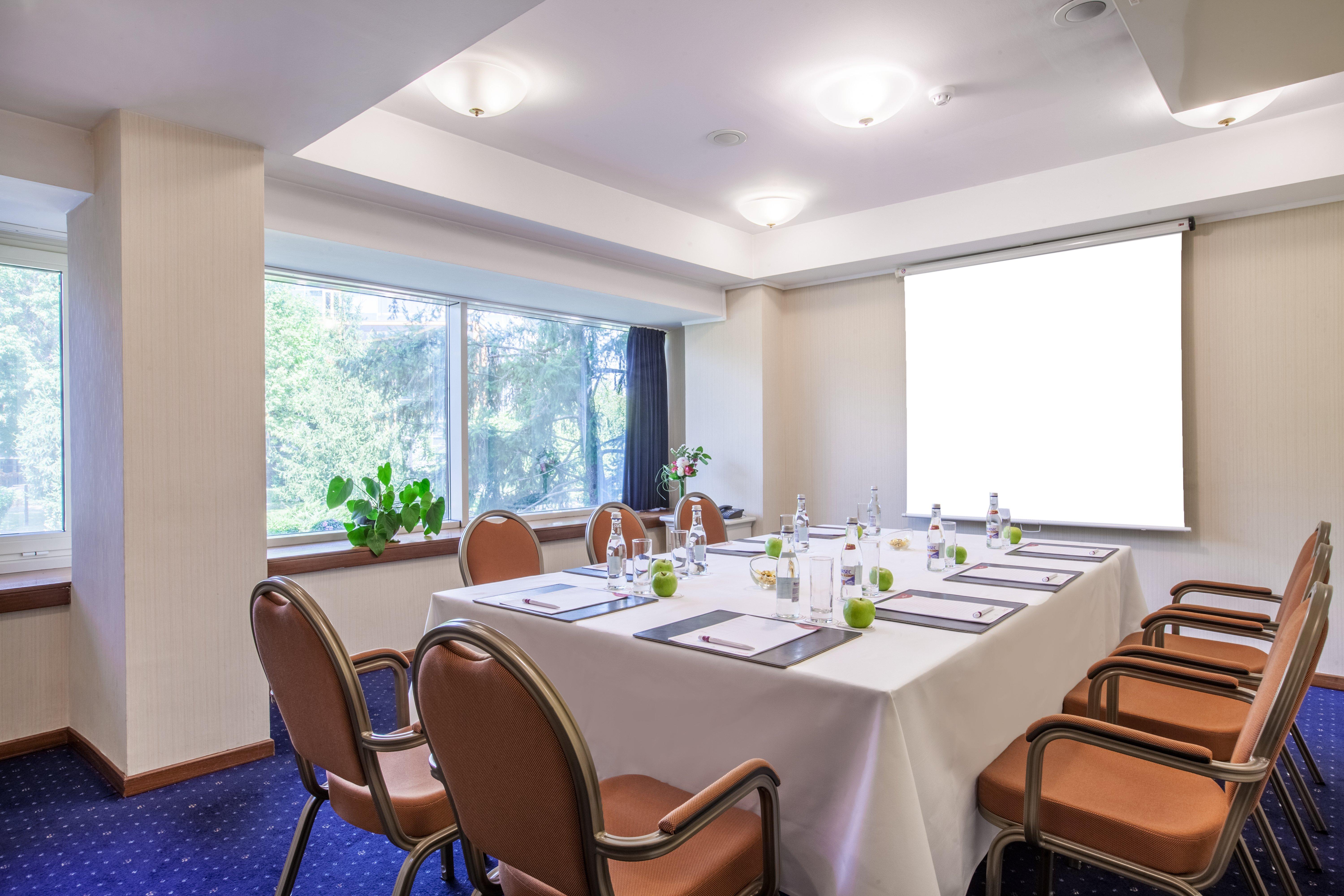 Crowne Plaza By Ihg Hotel Bucarest